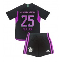 Bayern Munich Thomas Muller #25 Bortaställ Barn 2023-24 Korta ärmar (+ Korta byxor)